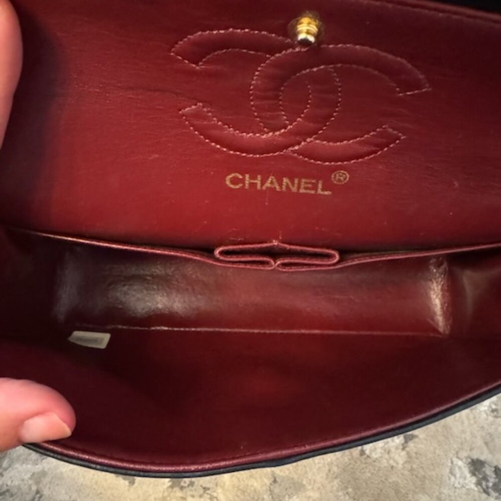 Chanel Classic Double Flap Medium Black Lambskin with 24k gold plate hardware - Picture 15 of 16